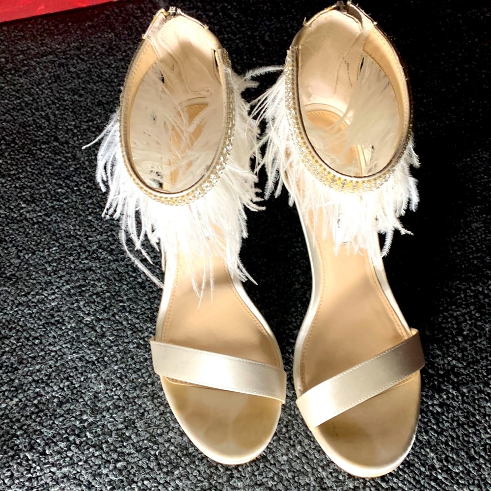 White heel
